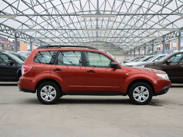 2011 Subaru Forester III Рестайлинг, красный, 1050000 рублей - вид 5