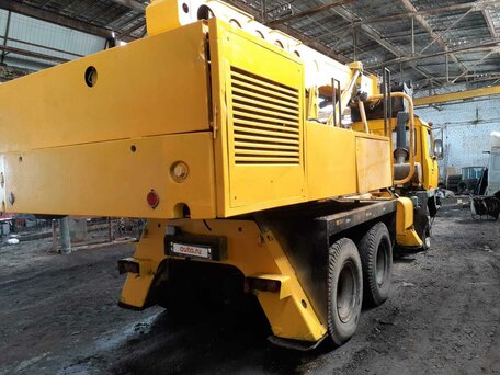 2005 UDS 114, жёлтый, 1250000 рублей, вид 5