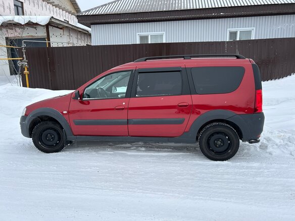 2018 Lada (ВАЗ) Largus Cross I, красный, 750000 рублей