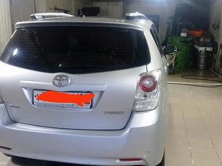 2010 Toyota Verso I, серый, 980000 рублей, вид 3
