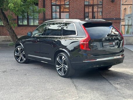 2023 Volvo XC90 II Рестайлинг 1, чёрный, 6680000 рублей, вид 4