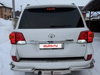 2014 Toyota Land Cruiser 200 Series Рестайлинг 1, белый, 4500000 рублей, вид 3
