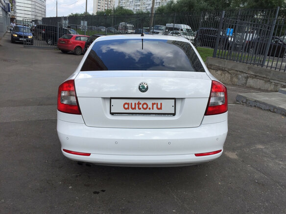 2012 Skoda Octavia II (A5) Рестайлинг, белый - вид 4