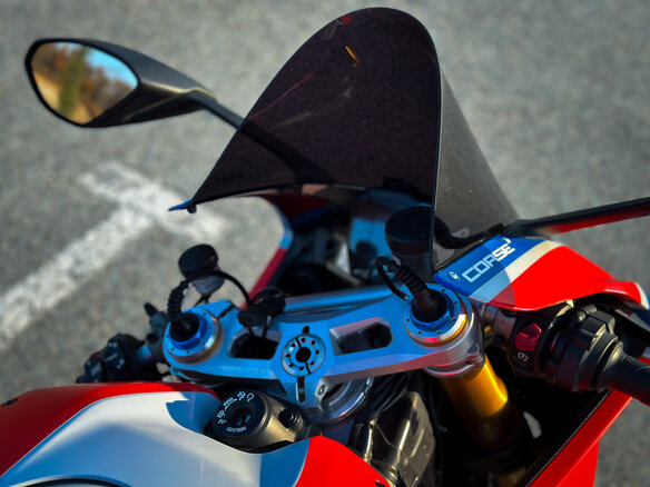 2019 Ducati Panigale V4, серый, 2000000 рублей - вид 13