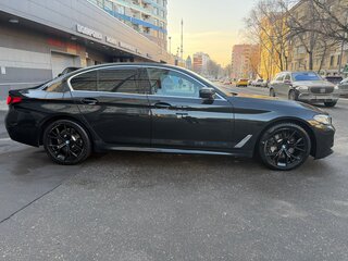 2021 BMW 5 серии Long 530Li xDrive VII (G30/G31/G38) Рестайлинг, чёрный, 4900000 рублей, вид 3