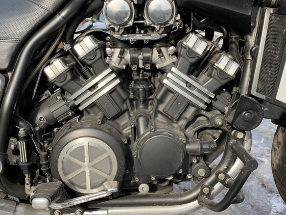 2005 Yamaha V-Max 1200, красный - вид 4