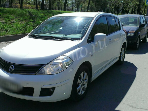2011 Nissan Tiida I Рестайлинг, белый