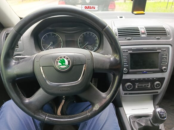 2011 Skoda Octavia II (A5) Рестайлинг, белый, 650000 рублей - вид 11