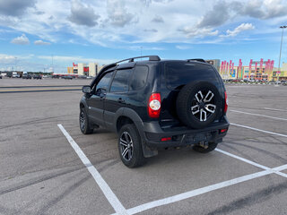 2014 Chevrolet Niva I Рестайлинг, чёрный, 800000 рублей, вид 4