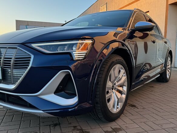 2022 Audi e-tron S, синий, 4146120 рублей - вид 9