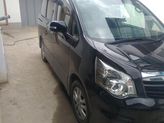 2013 Toyota Noah II (R70), чёрный, 2000000 рублей, вид 4