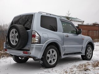 2005 Mitsubishi Pajero III Рестайлинг, серебристый, 1550000 рублей, вид 3