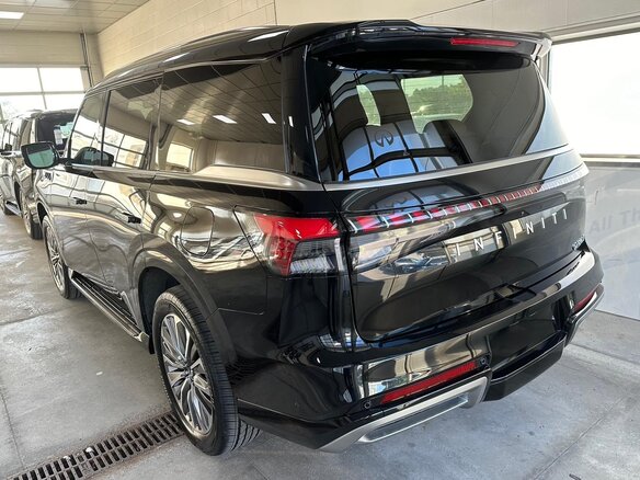 2024 Infiniti QX80 II, чёрный, 15575041 рублей - вид 2