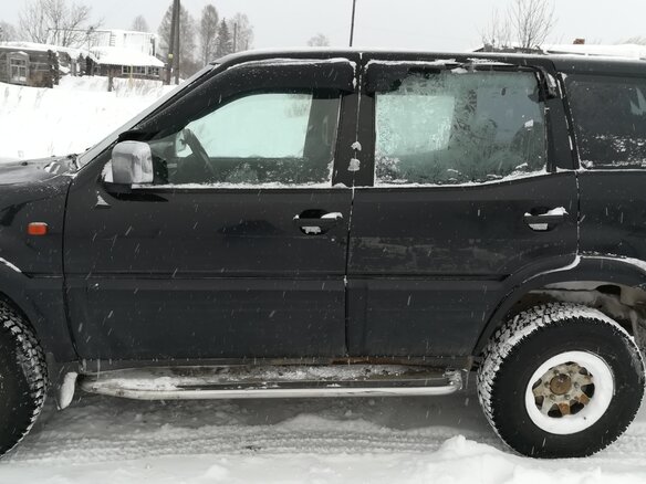 1995 Nissan Mistral, чёрный, 270000 рублей - вид 4
