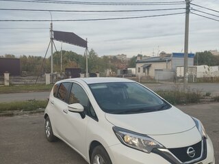 2019 Nissan Note II Рестайлинг, белый, 1250000 рублей, вид 4