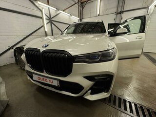 2021 BMW X7 30d I (G07), белый, 8800000 рублей, вид 3