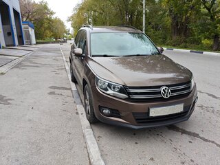 2015 Volkswagen Tiguan I Рестайлинг, коричневый, 1730000 рублей, вид 1