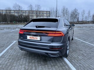 2022 Audi Q8 55 TFSI I (4M), серый, 10900000 рублей, вид 4