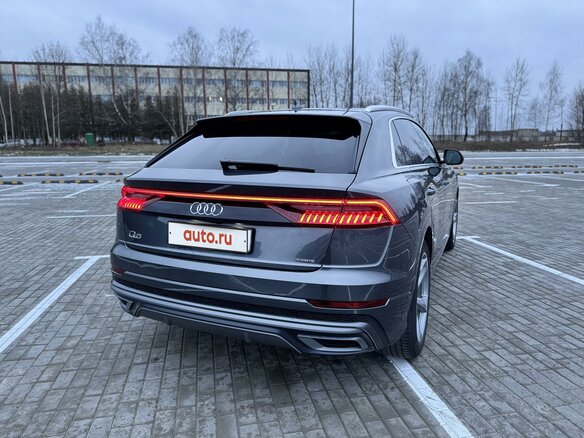 2022 Audi Q8 55 TFSI I (4M), серый, 10900000 рублей - вид 3