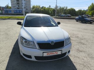 2011 Skoda Octavia II (A5) Рестайлинг, белый, 695000 рублей, вид 3