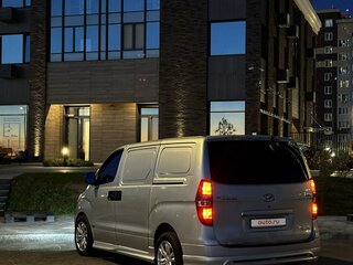 2009 Hyundai Grand Starex I, серый, 2000000 рублей, вид 5