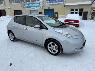 2011 Nissan Leaf (EM61) I (ZE0/AZE0), серый, 625000 рублей, вид 3