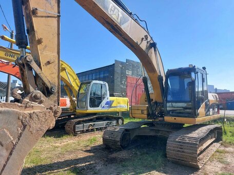 2013 Caterpillar 320D, жёлтый, 4000000 рублей, вид 1