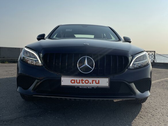 2018 Mercedes-Benz C-Класс 300 IV (W205) Рестайлинг, чёрный, 3300000 рублей - вид 1