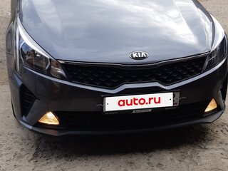 2021 Kia Rio IV Рестайлинг, серый, 1950000 рублей, вид 3