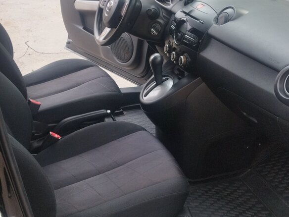 2012 Mazda 2 II Рестайлинг (DE2), чёрный, 820000 рублей - вид 4