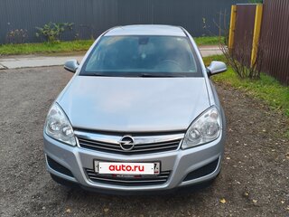 2011 Opel Astra H Рестайлинг, серебристый, 600000 рублей, вид 2