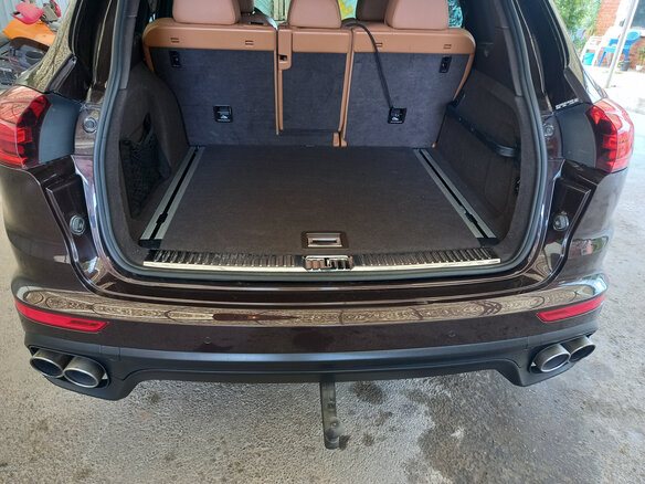 2015 Porsche Cayenne S E-Hybrid II Рестайлинг (958), коричневый, 4000000 рублей - вид 14