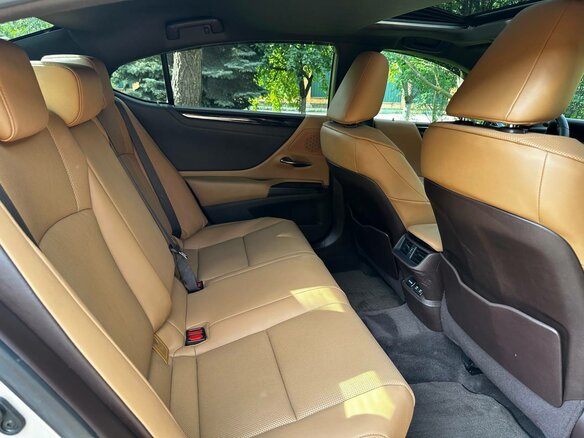 2022 Lexus ES 300h VII Рестайлинг, серый - вид 13