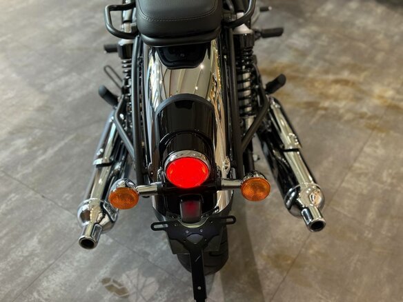 2026 Royal Enfield Classic 650, чёрный, 723000 рублей - вид 6