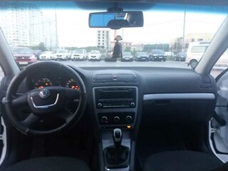 2012 Skoda Octavia II (A5) Рестайлинг, белый, 220000 рублей, вид 4