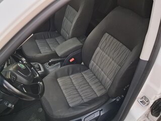 2012 Skoda Octavia II (A5) Рестайлинг, белый, 1150000 рублей, вид 5