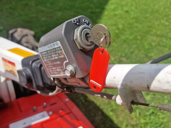 2010 Yanmar F-15, красный, 275000 рублей - вид 20