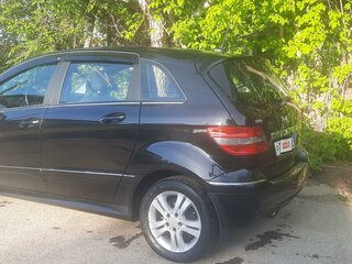 2009 Mercedes-Benz B-Класс 180 I (W245) Рестайлинг, чёрный, 800000 рублей, вид 4