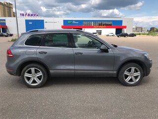 2010 Volkswagen Touareg II, серый, 2200000 рублей, вид 4