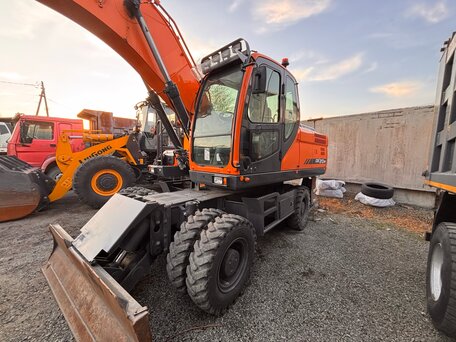 2023 Doosan DX210W, 18000000 рублей, вид 2