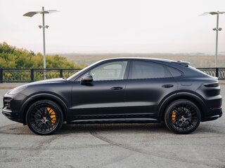 2021 Porsche Cayenne Turbo S E-Hybrid Coupé III, чёрный, 13500000 рублей, вид 5