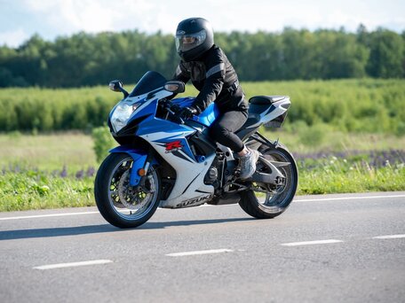 2011 Suzuki GSX-R 600, синий, 700000 рублей, вид 1