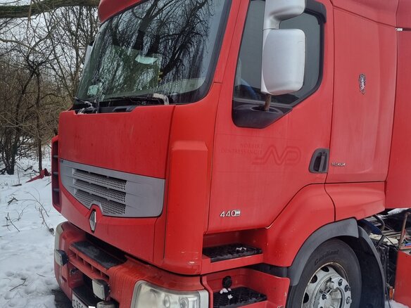 2006 Renault Premium, красный, 800000 рублей - вид 1