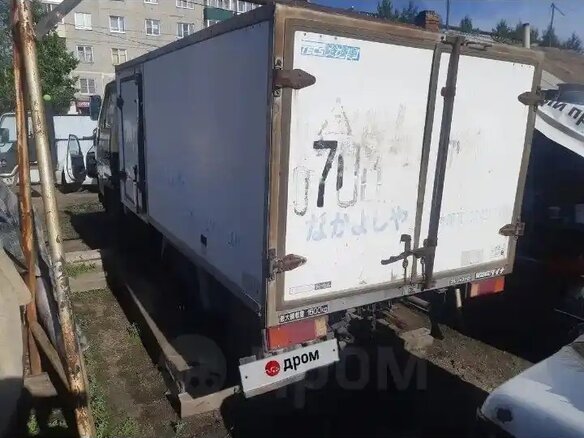 1984 Toyota Dyna, бежевый, 520000 рублей - вид 2