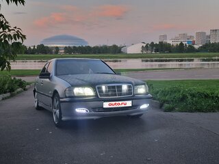 1998 Mercedes-Benz C-Класс 240 I (W202) Рестайлинг, серебристый, 595000 рублей, вид 1