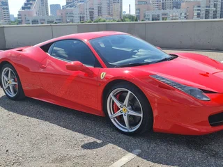 2010 Ferrari 458 Italia, красный, 17000000 рублей, вид 3