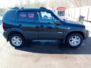 2012 Chevrolet Niva I Рестайлинг, чёрный, 690000 рублей, вид 4