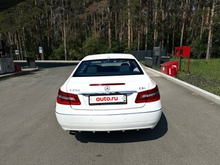 2013 Mercedes-Benz E-Класс 250 7G-Tronic IV (W212, S212, C207), белый, 1590000 рублей, вид 3