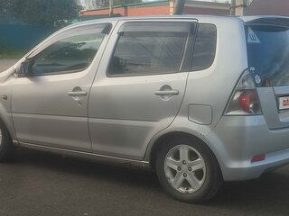 2002 Daihatsu YRV I Рестайлинг, серебристый, 350000 рублей, вид 4