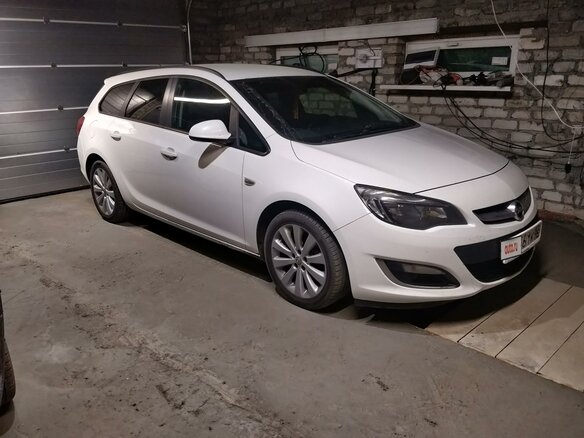2013 Opel Astra J Рестайлинг, белый, 850000 рублей - вид 5